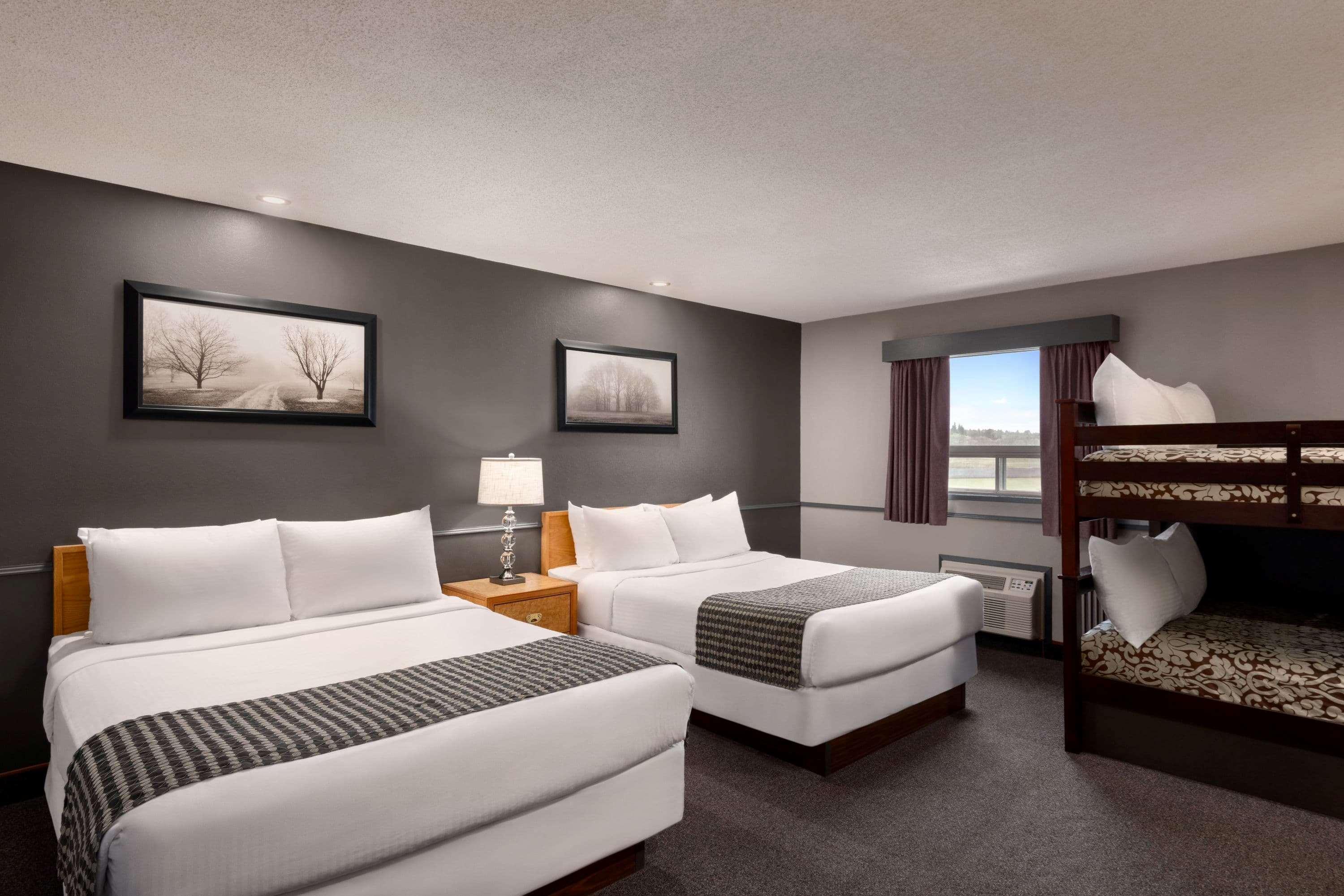 Travelodge By Wyndham Brandon Exterior photo
